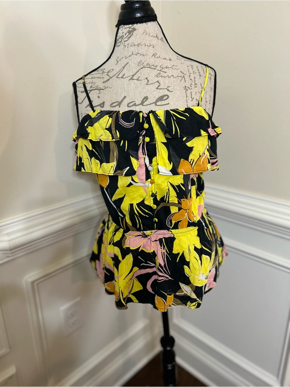 Floral Ruffle Tie-Front Spaghetti Strap Top in Black‎ and Yellow